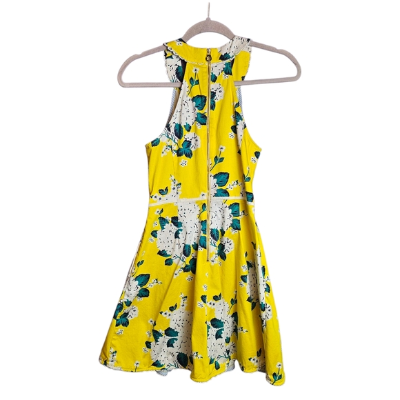 Draper James Yellow Hydrangea Row Payton Dress - Picture 3 of 10